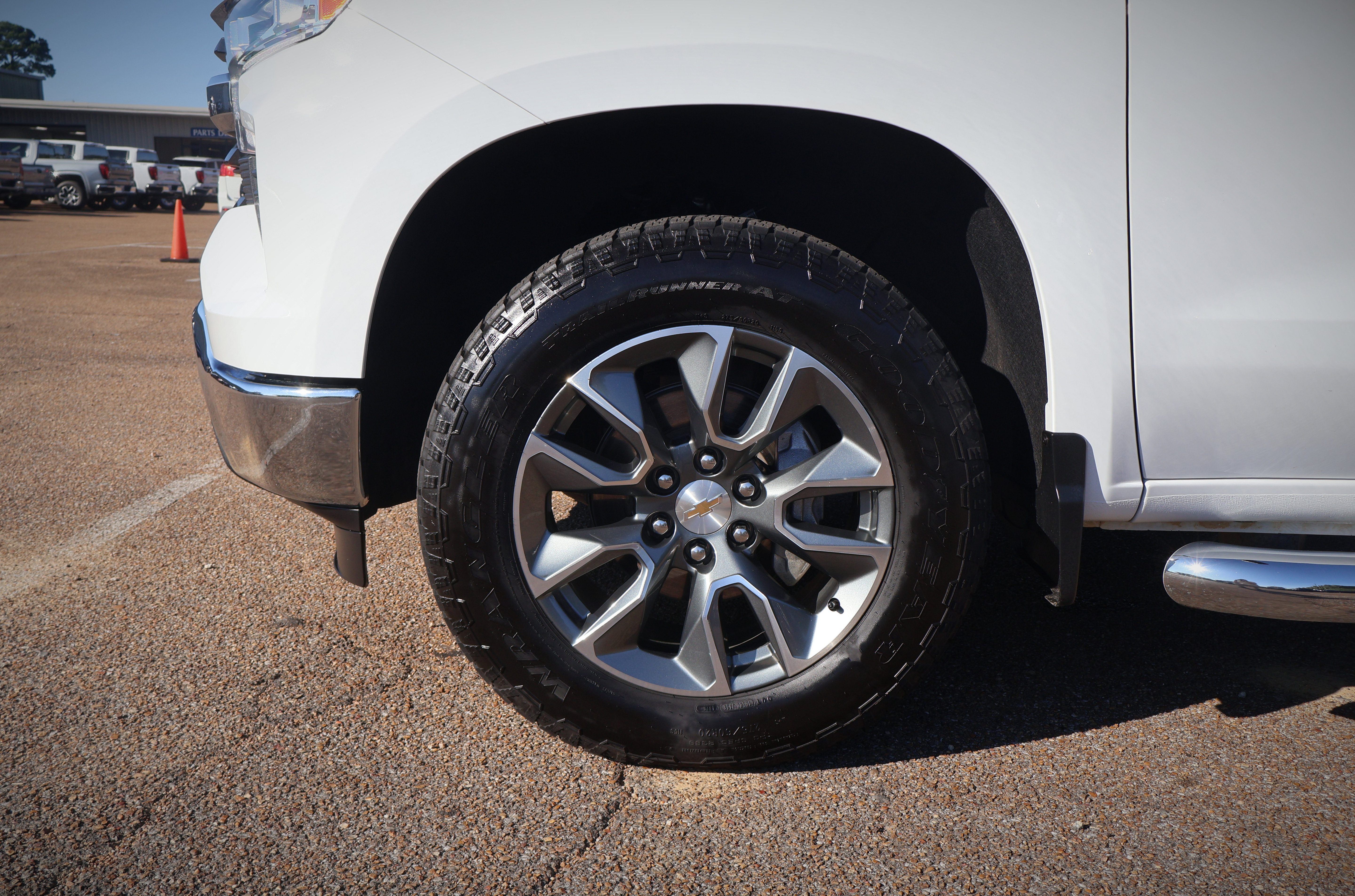Used 2026 Chevrolet Silverado 1500 LT AWD/4WD image 12