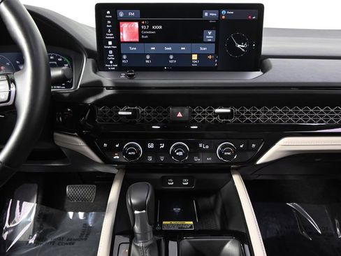 Used 2025 Honda Accord Touring image 27