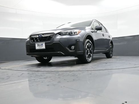 Used 2021 Subaru Crosstrek 2.0i Premium w/ Moonroof Package image 26