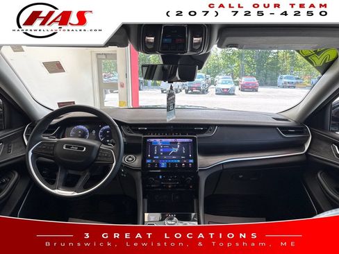 Used 2023 Jeep Grand Cherokee L Limited w/ Luxury Tech Group II AWD/4WD image 17