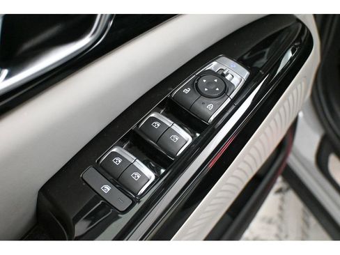 Used 2022 Kia Carnival SX Prestige image 36