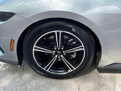Used 2025 Ford Mustang Premium RWD image 28