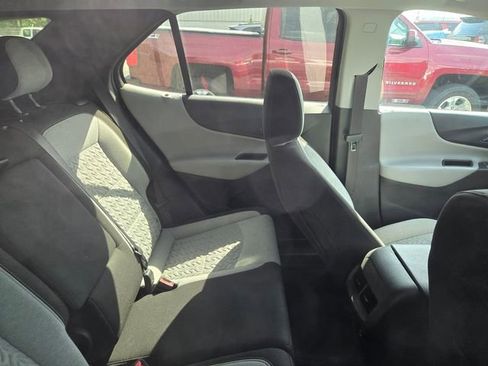 Used 2023 Chevrolet Equinox LS w/ LS Convenience Package image 4