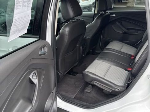 Used 2017 Ford Escape SE w/ SE Sport Appearance Package image 20