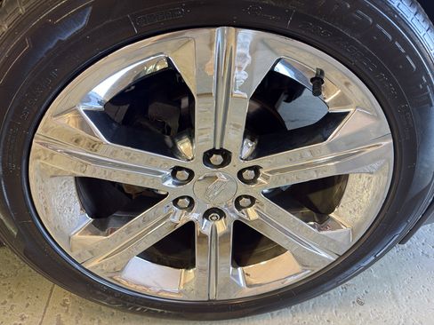Used 2016 Cadillac Escalade Luxury AWD/4WD image 39