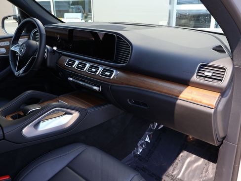 Used 2025 Mercedes-Benz GLE 450 4MATIC image 32