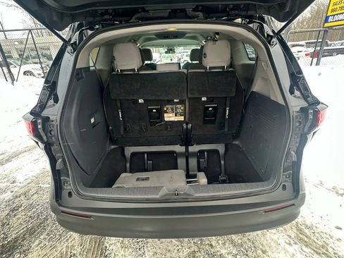 Used 2022 Toyota Sienna LE image 8