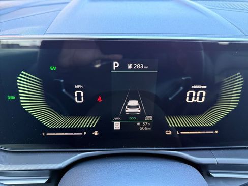 Used 2026 Kia Sportage EX w/ EX Panoramic Sunroof Package image 13