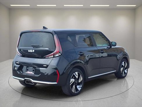 Used 2023 Kia Soul GT-Line FWD image 6