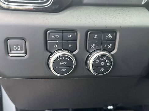 Used 2023 GMC Sierra 1500 AT4 w/ AT4 Premium Package image 28