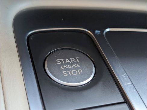 Used 2025 INFINITI QX60 Luxe w/ Vision Package FWD image 12