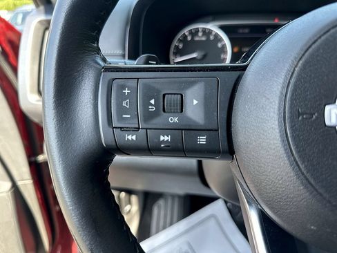 Used 2024 Nissan Pathfinder SL w/ SL Premium Package FWD image 17