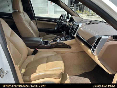 Used 2015 Porsche Cayenne S image 20