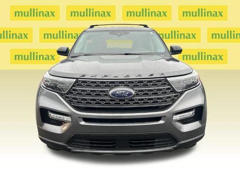 Certified 2022 Ford Explorer XLT w/ Equipment Group 202A image 16