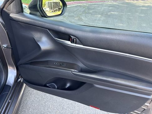 Used 2023 Toyota Camry SE FWD image 22