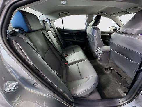 Used 2025 Toyota Camry XLE image 27