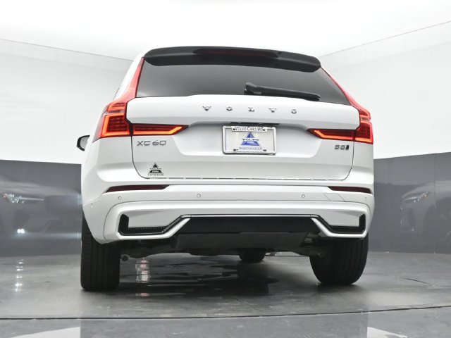 Used 2024 Volvo XC60 B5 Plus w/ Protection Package Premier AWD/4WD image 40