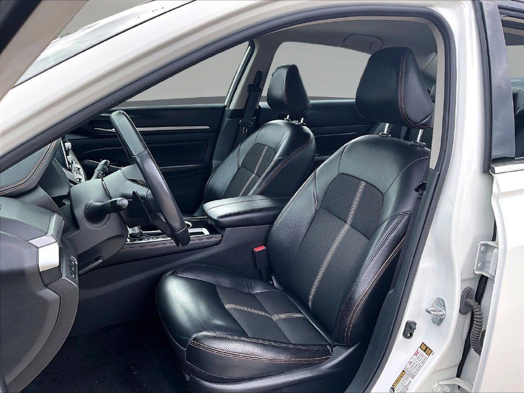 Used 2024 Nissan Altima 2.5 SR FWD image 25