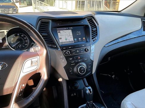 Used 2017 Hyundai Santa Fe Sport image 8