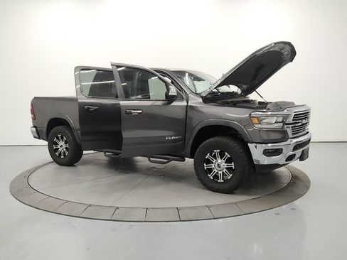Used 2019 RAM 1500 Laramie AWD/4WD image 10
