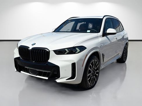 New 2026 BMW X5 xDrive40i w/ M Sport Package AWD/4WD image 7
