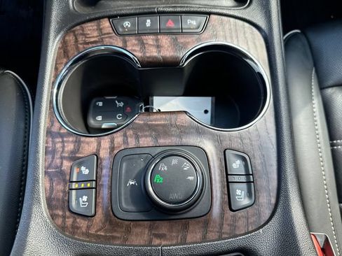 Used 2023 GMC Acadia Denali w/ Denali Ultimate Package AWD/4WD image 38