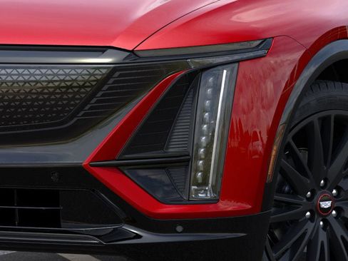 New 2025 Cadillac Lyriq Sport image 10