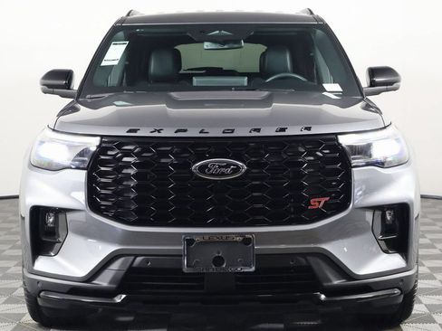 Used 2025 Ford Explorer ST AWD/4WD image 2