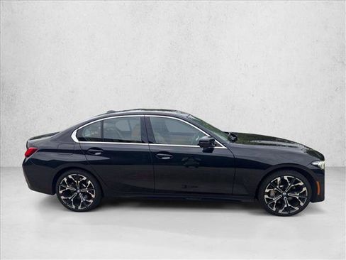 Used 2025 BMW 330i Sedan RWD image 4