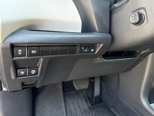 Used 2025 Toyota Sienna Limited AWD/4WD image 45