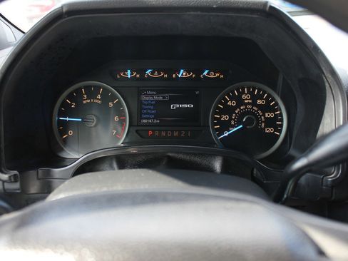 Used 2017 Ford F150 XLT w/ Trailer Tow Package image 12