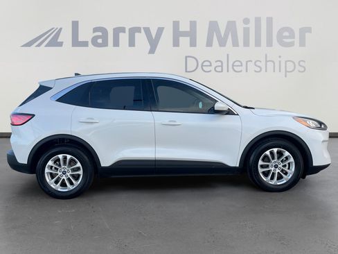 Used 2020 Ford Escape SE image 6