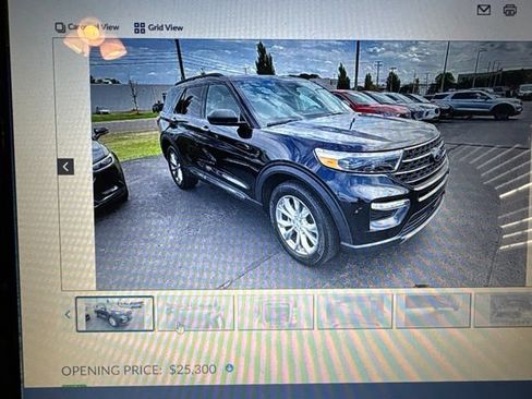 Used 2023 Ford Explorer XLT w/ Equipment Group 202A AWD/4WD image 17