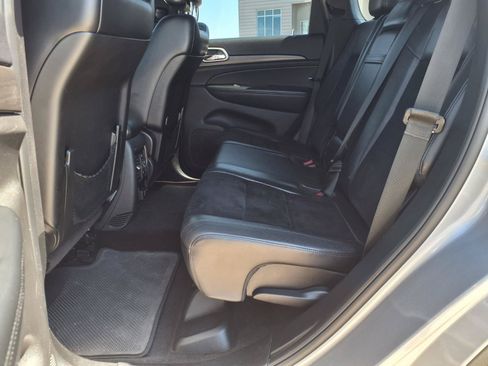 Used 2018 Jeep Grand Cherokee Altitude RWD image 17