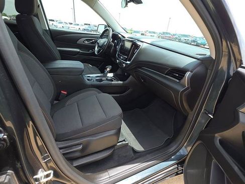 Used 2021 Chevrolet Traverse LT FWD image 15