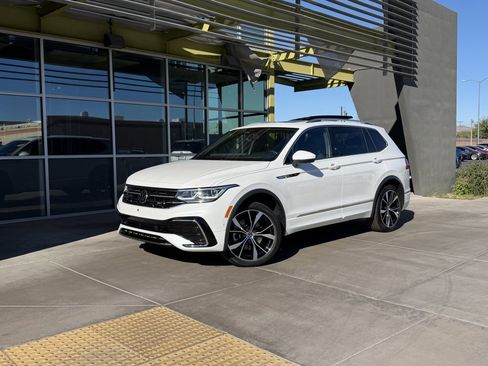 Used 2022 Volkswagen Tiguan SEL R-Line image 1