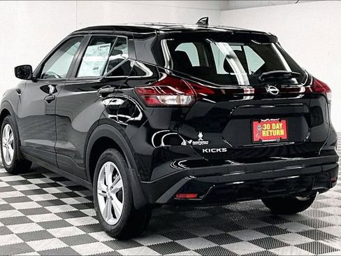 New 2025 Nissan Kicks Play S FWD image 3