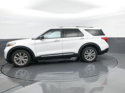 Used 2023 Ford Explorer Limited w/ Equipment Group 301A AWD/4WD image 5