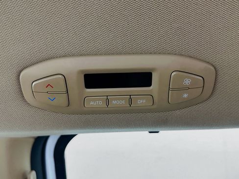 Used 2016 Kia Sedona EX FWD image 24
