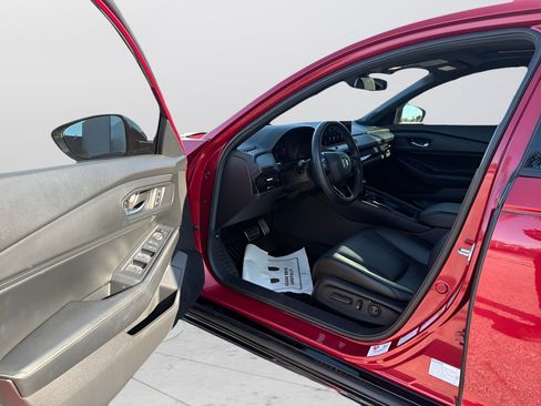 Used 2024 Honda Accord Sport image 15