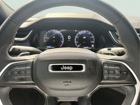 Used 2024 Jeep Grand Cherokee L Laredo RWD image 15