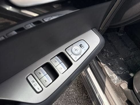 Used 2022 Hyundai Palisade Limited w/ Winter Package FWD image 25