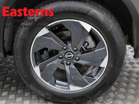 Used 2024 Nissan Rogue SV image 32