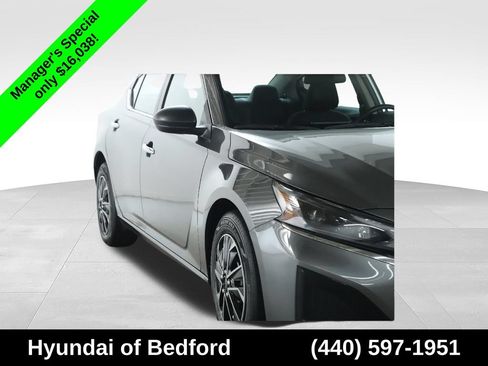Used 2024 Nissan Altima 2.5 S FWD image 9