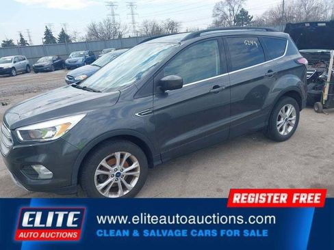 Used 2018 Ford Escape SE image 3