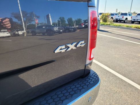 Used 2017 RAM 1500 Laramie w/ Convenience Group AWD/4WD image 7