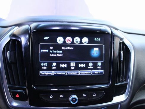 Used 2018 Chevrolet Traverse LT image 16