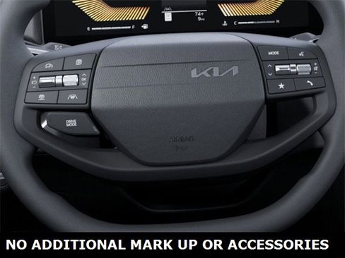 New 2025 Kia K4 LXS image 22