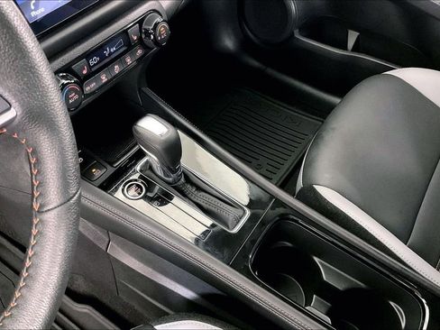 Used 2024 Nissan Kicks SR w/ SR Premium Package FWD image 19