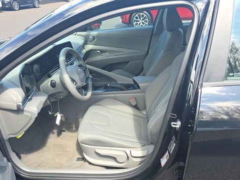 Used 2024 Hyundai Elantra SEL image 5